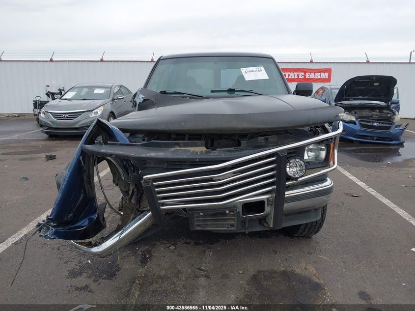 1997 Chevrolet Tahoe VIN: 3GNEK18S0VG143634 Lot: 43586565