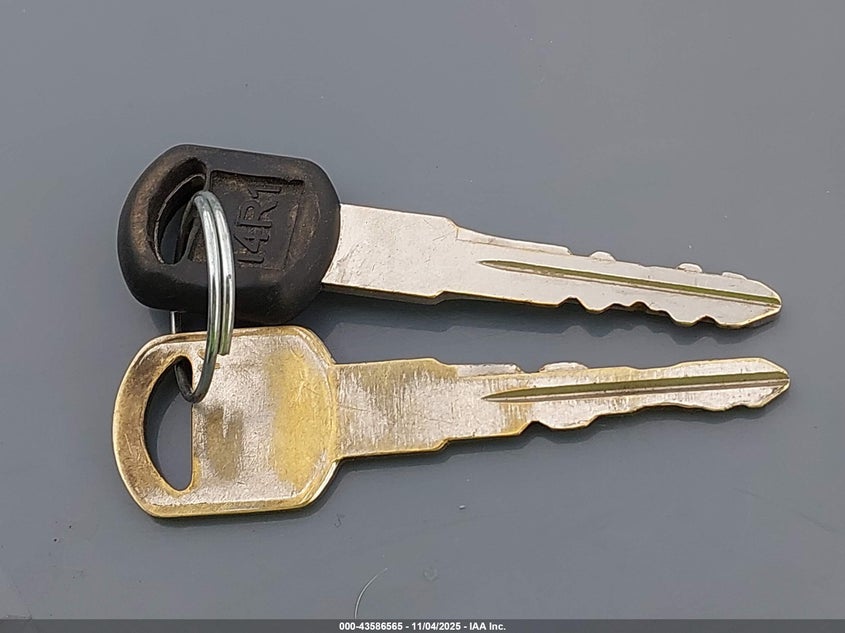 1997 Chevrolet Tahoe VIN: 3GNEK18S0VG143634 Lot: 43586565