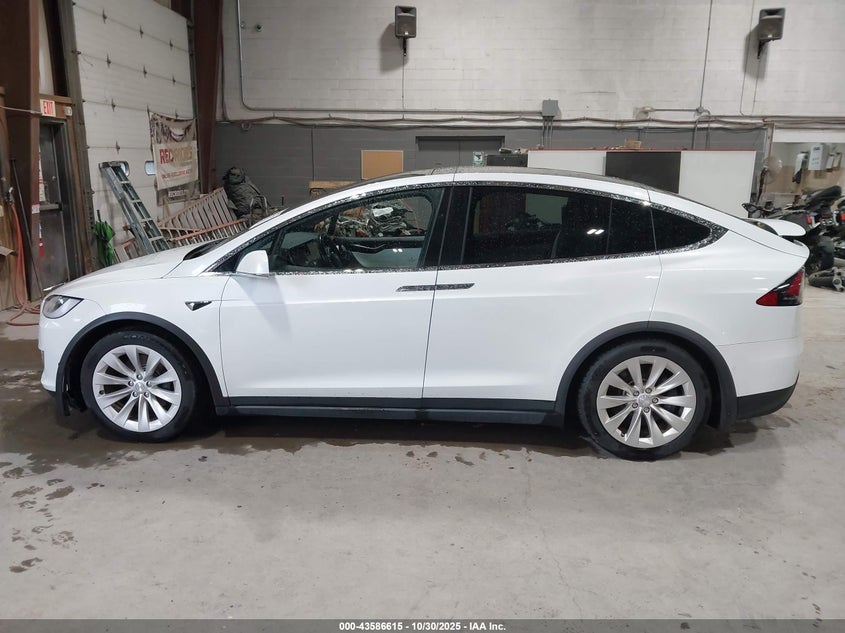 2020 Tesla Model X Long Range Dual Motor All-Wheel Drive/Long Range Plus Dual Motor All-Wheel Drive VIN: 5YJXCDE23LF233190 Lot: 43586615
