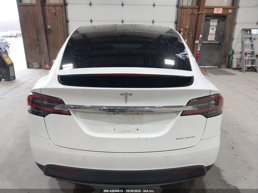 2020 Tesla Model X Long Range Dual Motor All-Wheel Drive/Long Range Plus Dual Motor All-Wheel Drive VIN: 5YJXCDE23LF233190 Lot: 43586615