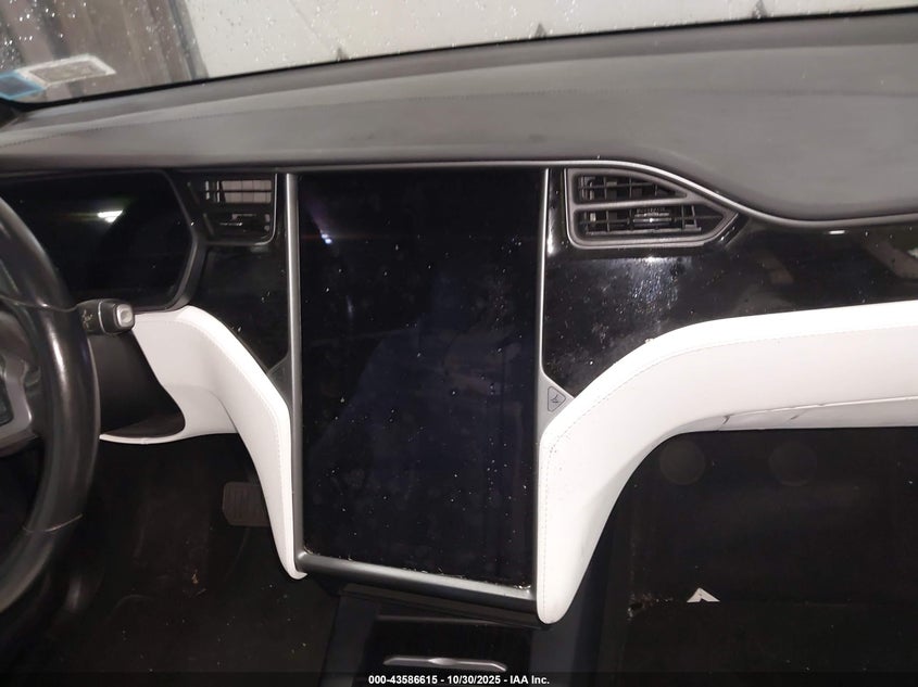 2020 Tesla Model X Long Range Dual Motor All-Wheel Drive/Long Range Plus Dual Motor All-Wheel Drive VIN: 5YJXCDE23LF233190 Lot: 43586615