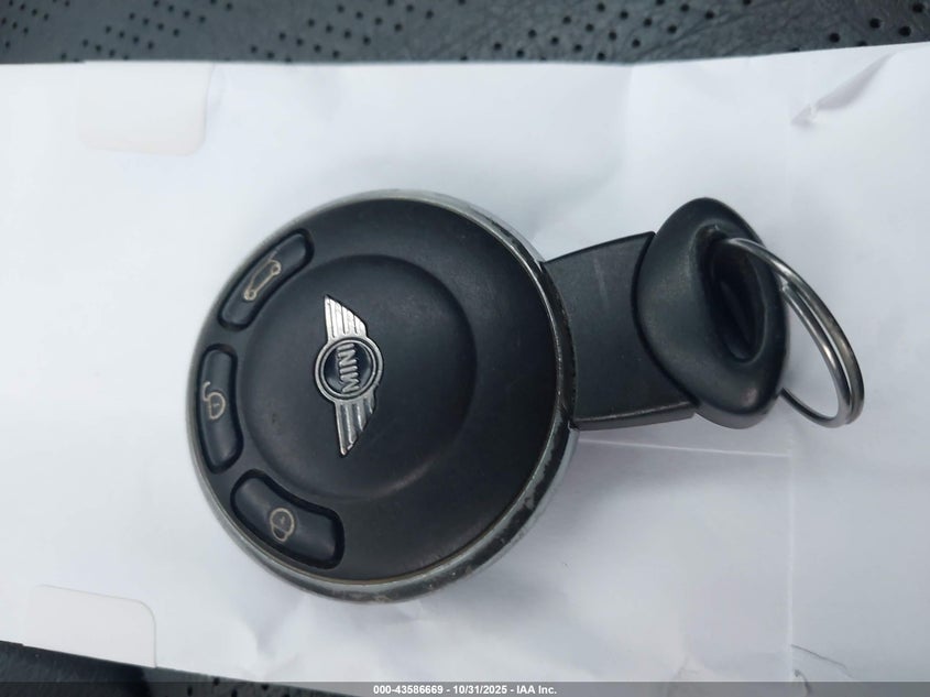 2009 Mini Cooper S VIN: WMWMF73589TT94677 Lot: 43586669