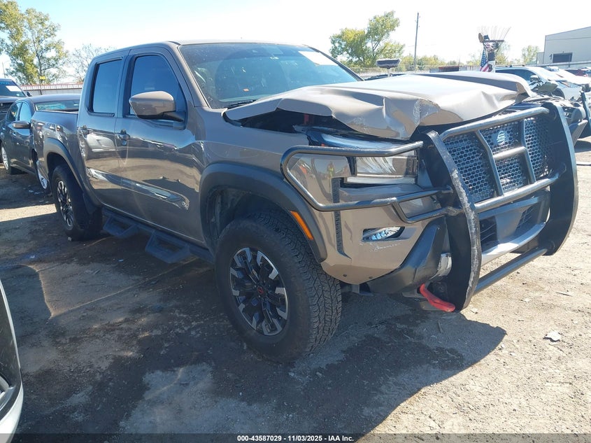 NISSAN FRONTIER PRO-4X 4X4