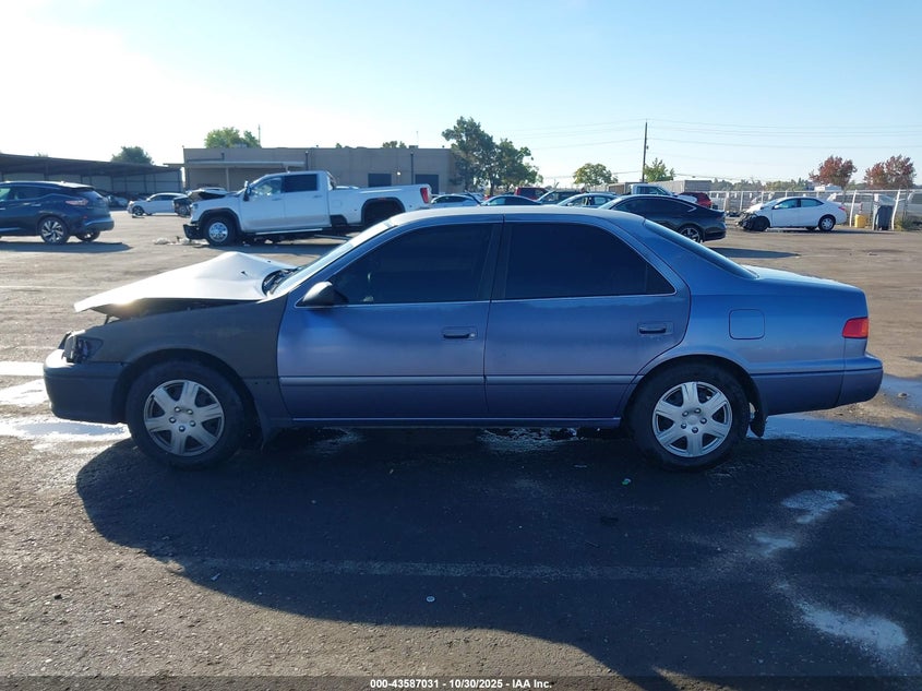 2000 Toyota Camry Le VIN: JT2BG22K3Y0498519 Lot: 43587031