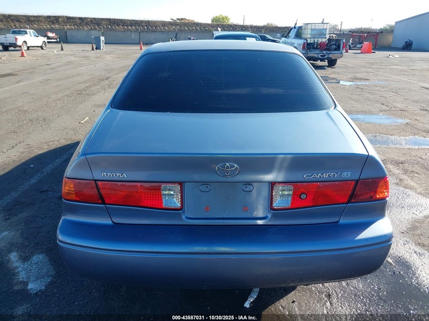2000 Toyota Camry Le VIN: JT2BG22K3Y0498519 Lot: 43587031