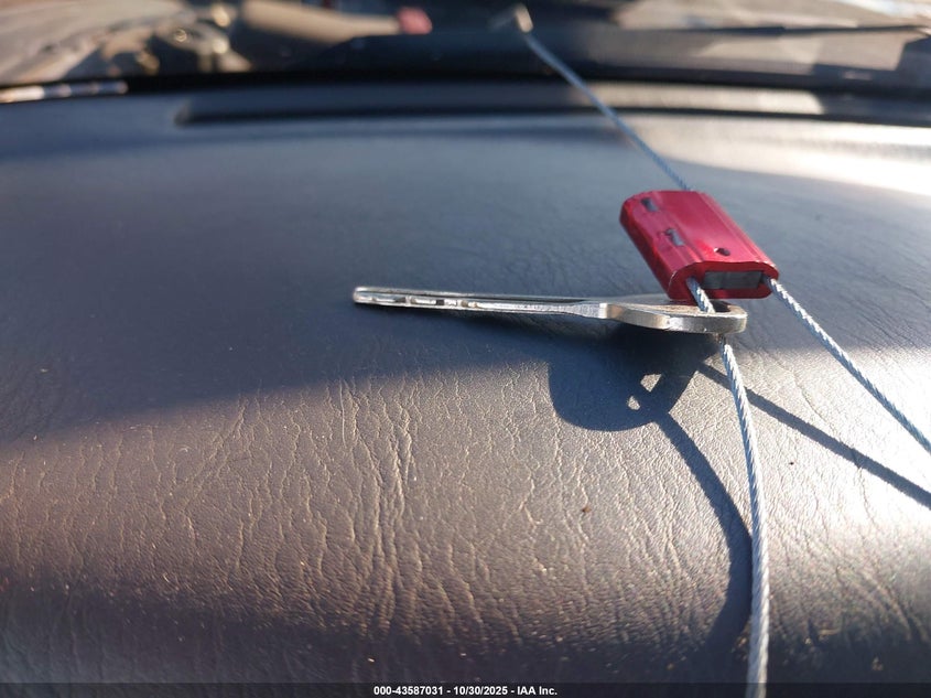 2000 Toyota Camry Le VIN: JT2BG22K3Y0498519 Lot: 43587031