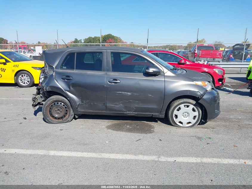 2008 Scion Xd VIN: JTKKU10488J013888 Lot: 43587053