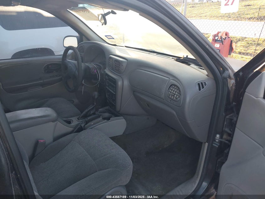 2004 CHEVROLET TRAILBLAZER auction photo 5