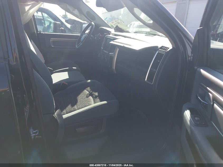 2018 RAM 1500 BIG HORN  4X4 6'4 BOX 1C6RR7GT3JS150509