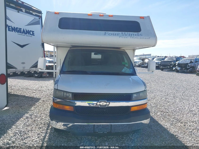 2007 Chevrolet Express Cutaway Work Van VIN: 1GBJG31UX71107942 Lot: 43587312