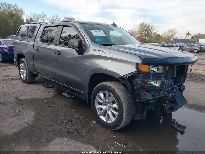 2021 CHEVROLET SILVERADO 1500 4WD  SHORT BED CUSTOM - 3GCPYBEK0MG243256