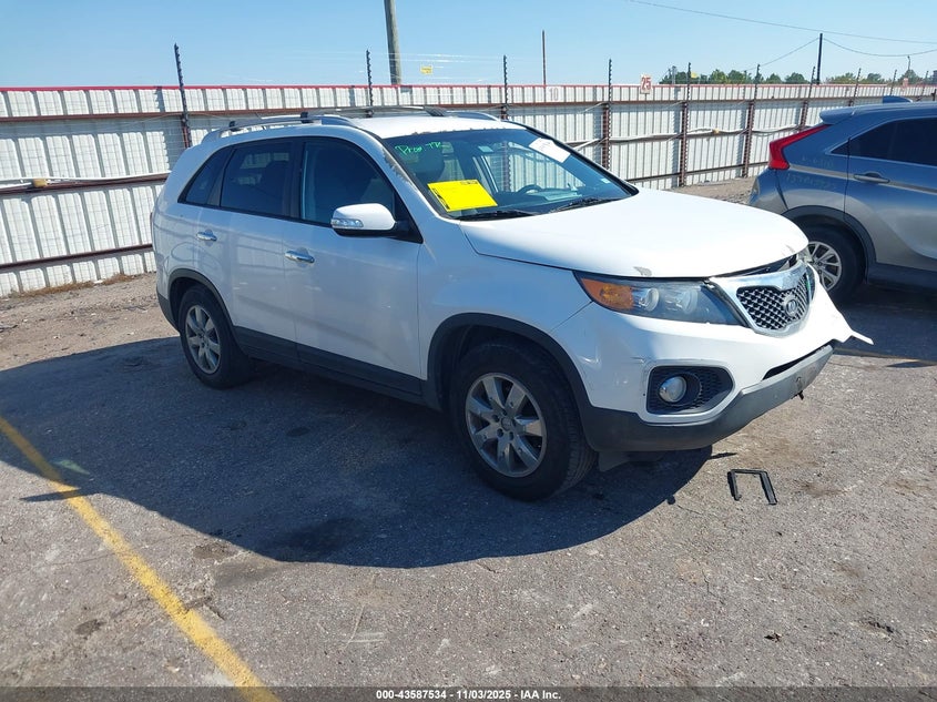 2013 KIA SORENTO LX - 5XYKT4A68DG418445