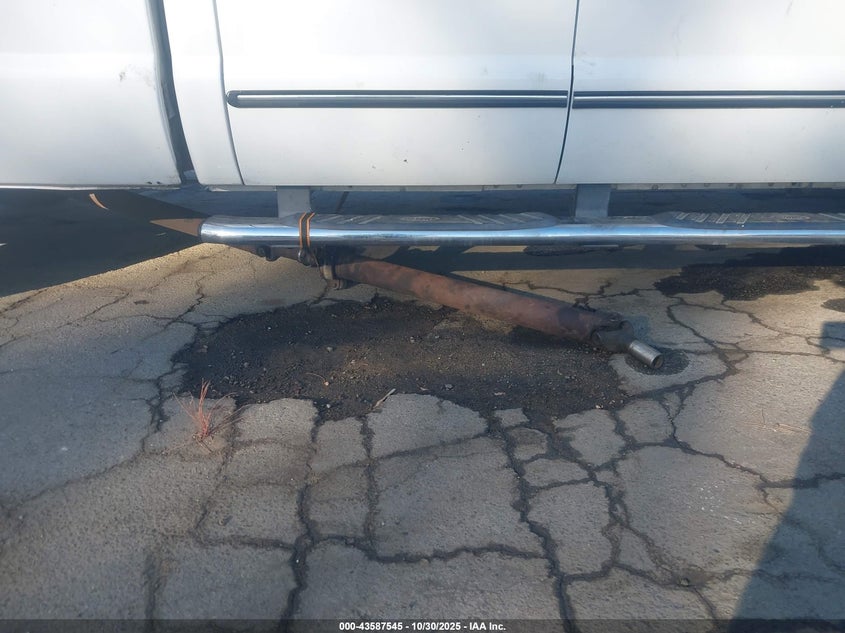 2000 Ford F-350 Lariat/Xl/Xlt VIN: 1FTSW30F5YEC09388 Lot: 43587545