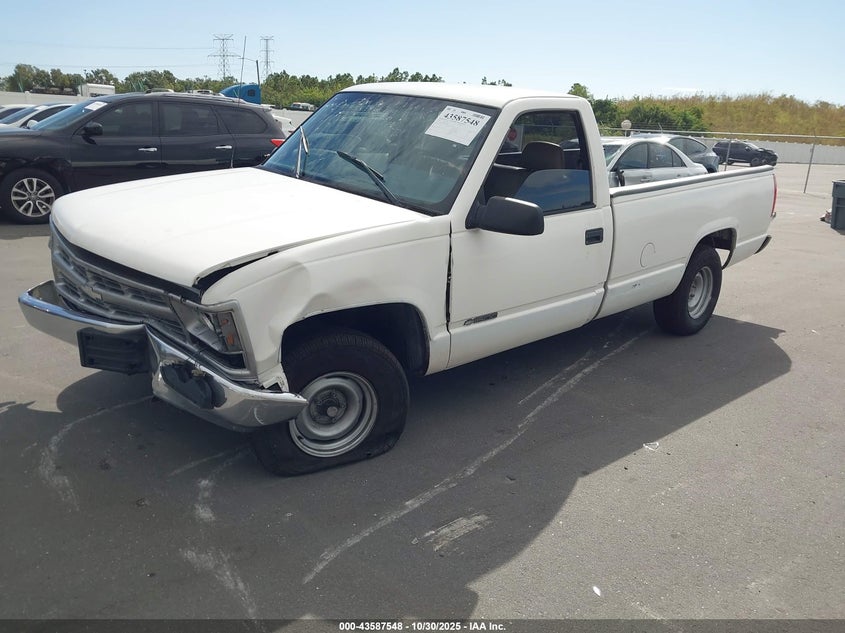 1GCEC14W0WZ136098 1998 CHEVROLET C/K photo no. 2