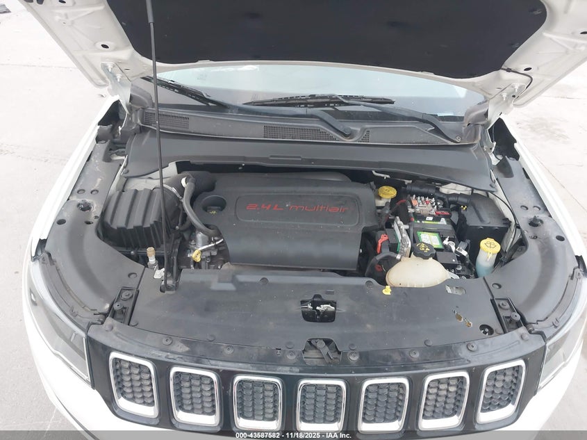 2018 Jeep Compass Latitude Fwd VIN: 3C4NJCBB1JT181777 Lot: 43587582