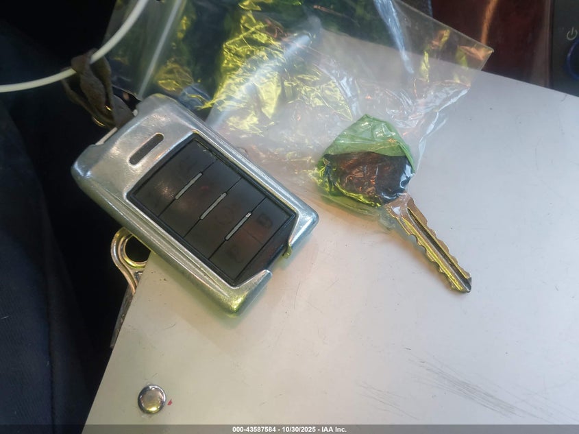 2007 Cadillac Escalade Standard VIN: 1GYEC63847R283200 Lot: 43587584