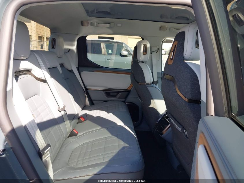 2025 Rivian R1T Ascend Tri Motor Max Pack/Premium Tri Motor Max Pack VIN: 7FCTGCAPXSN042441 Lot: 43587634