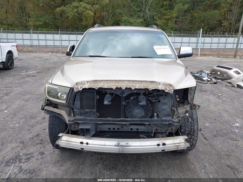 2008 Toyota Sequoia Limited 5.7L V8 VIN: 5TDZY68A78S000425 Lot: 43587658