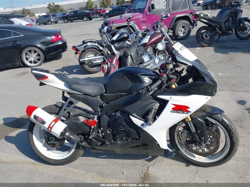 2014 Suzuki Gsx-R750 VIN: JS1GR7MAXE2102329 Lot: 43587669