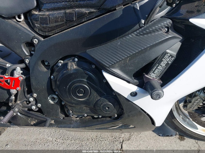 2014 Suzuki Gsx-R750 VIN: JS1GR7MAXE2102329 Lot: 43587669