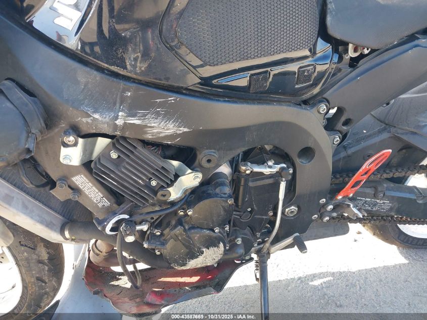 2014 Suzuki Gsx-R750 VIN: JS1GR7MAXE2102329 Lot: 43587669