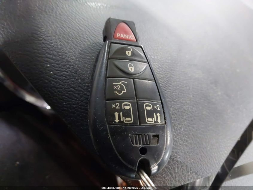 2013 Dodge Grand Caravan Sxt VIN: 2C4RDGCG5DR795409 Lot: 43587685