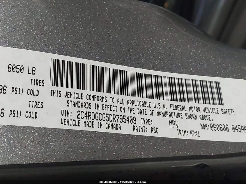 2013 Dodge Grand Caravan Sxt VIN: 2C4RDGCG5DR795409 Lot: 43587685