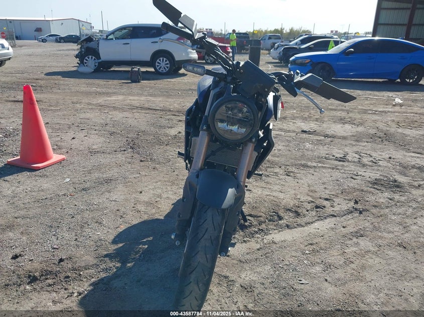 2022 HONDA CBF300 NA - MLHNC555XN5200633