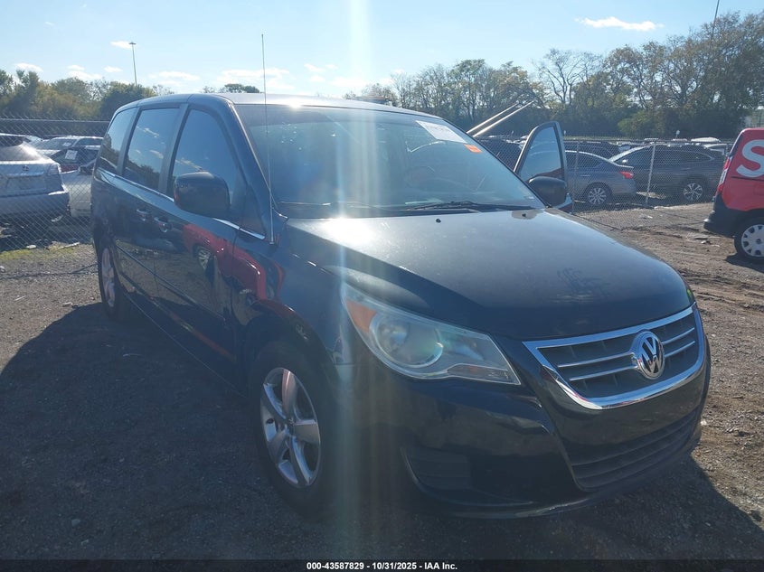 2010 Volkswagen Routan Se VIN: 2V4RW3D14AR272509 Lot: 43587829