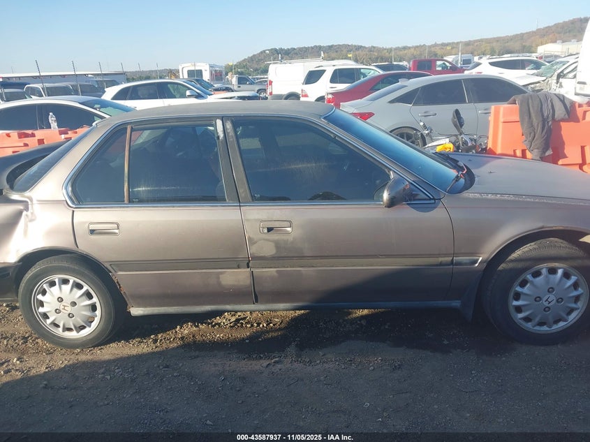 1992 Honda Accord Lx VIN: 1HGCB7658NA187994 Lot: 43587937