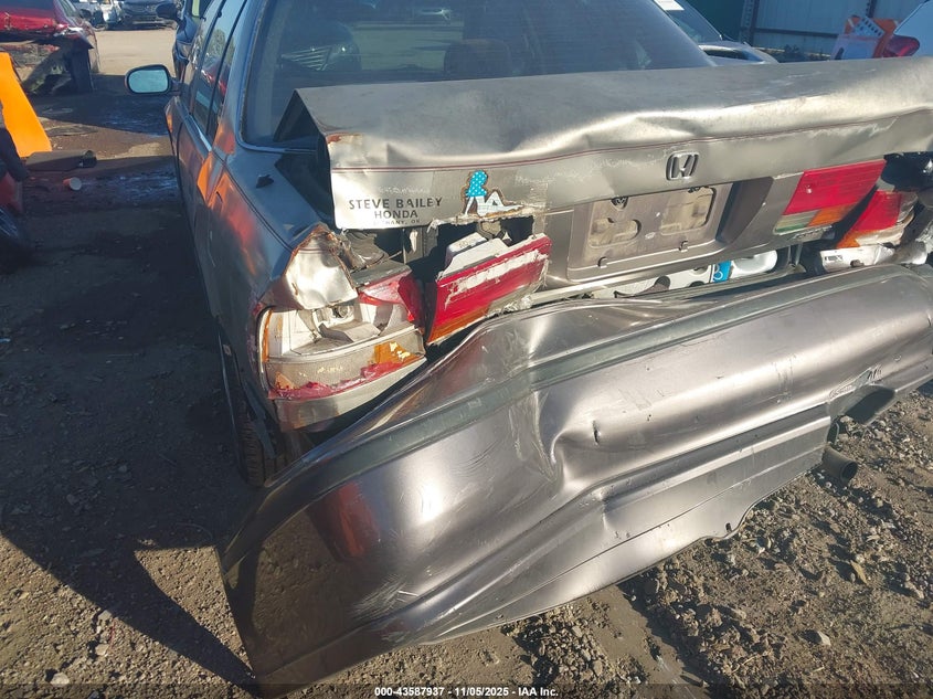 1992 Honda Accord Lx VIN: 1HGCB7658NA187994 Lot: 43587937