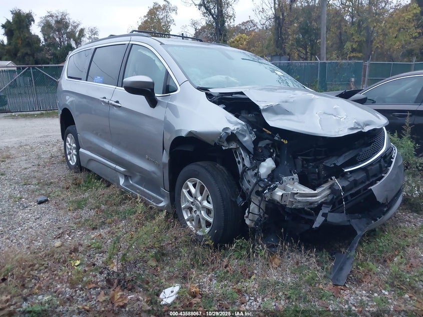 2021 Chrysler Voyager Lxi silver van flexible 2C4RC1DG1MR530758 photo #1