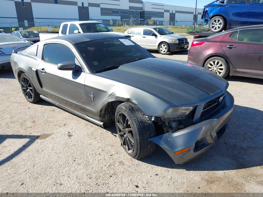 FORD MUSTANG V6 PREMIUM