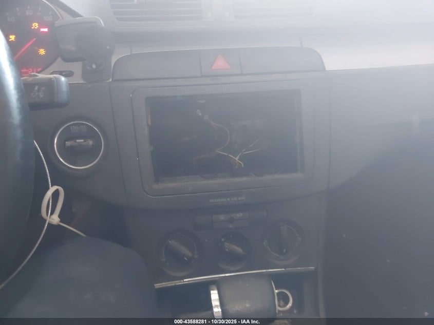 2008 Volkswagen Passat Komfort VIN: WVWAK73C68P004232 Lot: 43588281