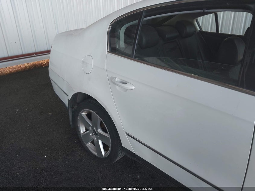 2008 Volkswagen Passat Komfort VIN: WVWAK73C68P004232 Lot: 43588281