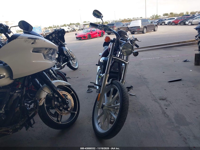 JH2SC6105BK100627 2011 HONDA VT photo no. 5
