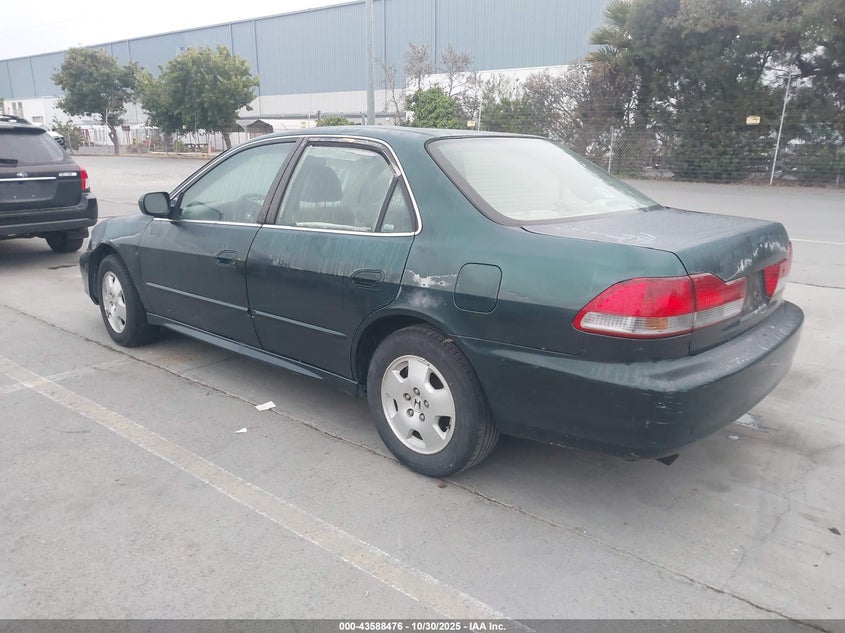 1HGCG16511A010339 2001 HONDA ACCORD photo no. 3