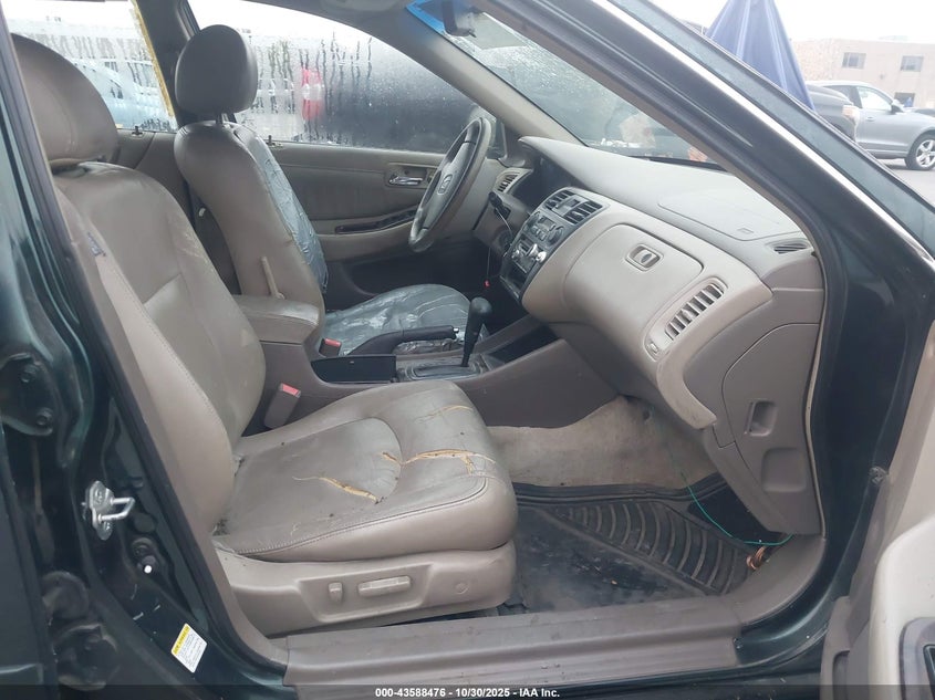 1HGCG16511A010339 2001 HONDA ACCORD photo no. 5