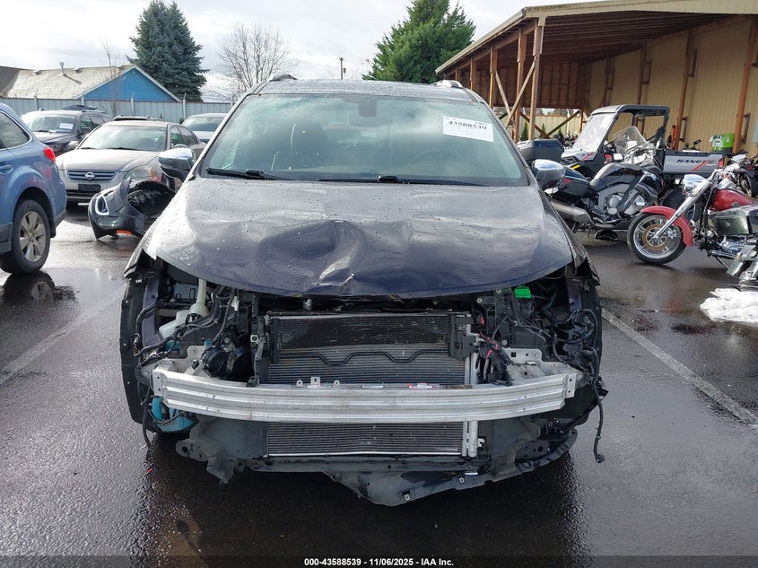 2017 Chrysler Pacifica Limited VIN: 2C4RC1GGXHR729051 Lot: 43588539