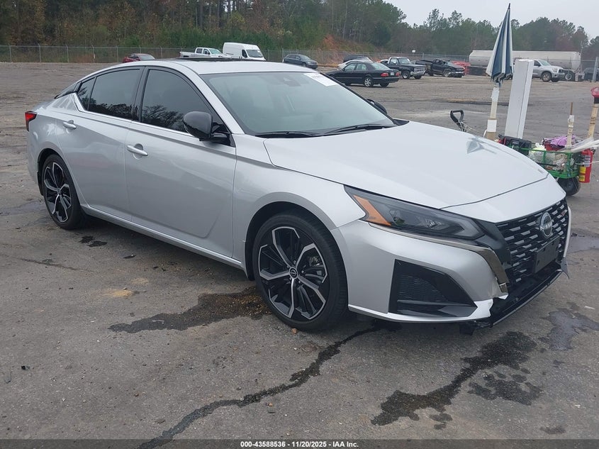 NISSAN ALTIMA SR FWD