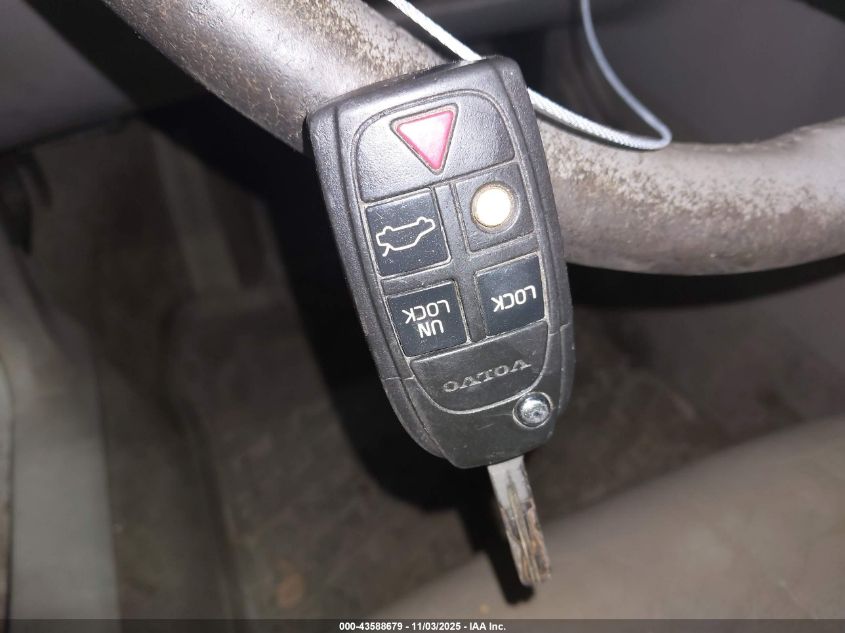 2005 Volvo Xc70 2.5T Awd VIN: YV1SZ592251189018 Lot: 43588679