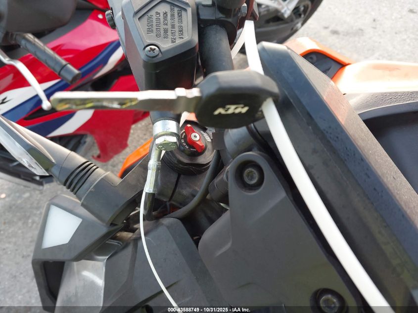 2024 Ktm 390 Duke VIN: MD2JPJ402RN261883 Lot: 43588749