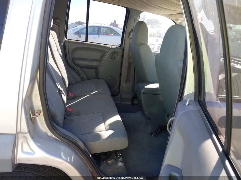 1J4GK48K65W549349 2005 JEEP LIBERTY (NORTH AMERICA) photo no. 8