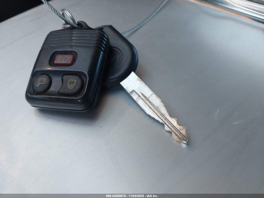 2008 Ford Explorer Sport Trac Xlt VIN: 1FMEU31E58UA31119 Lot: 43588878