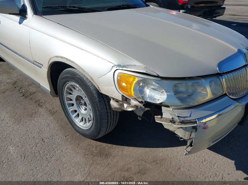 2000 Lincoln Town Car Cartier VIN: 1LNHM83W4YY824047 Lot: 43588883