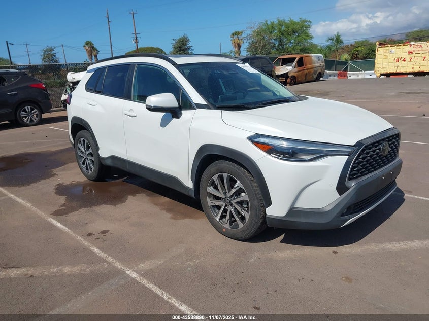 TOYOTA COROLLA CROSS XLE