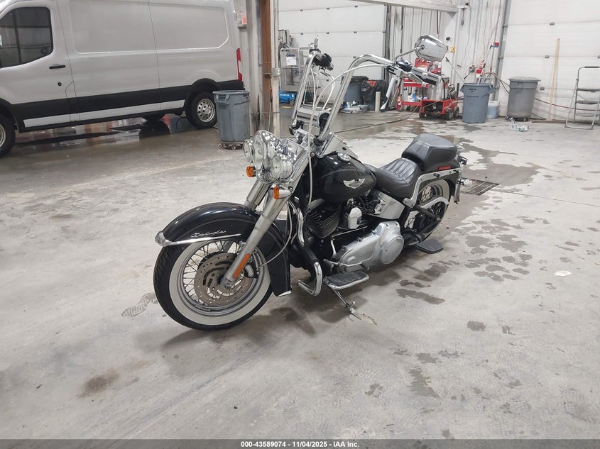 1HD1JD516AB044986 2010 HARLEY-DAVIDSON SOFTAIL photo no. 2