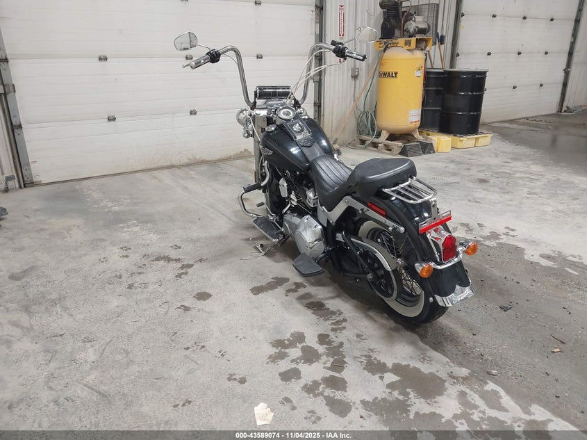 1HD1JD516AB044986 2010 HARLEY-DAVIDSON SOFTAIL photo no. 3