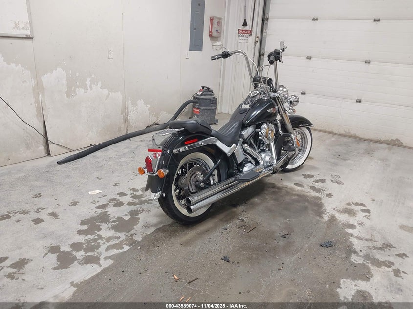 1HD1JD516AB044986 2010 HARLEY-DAVIDSON SOFTAIL photo no. 4