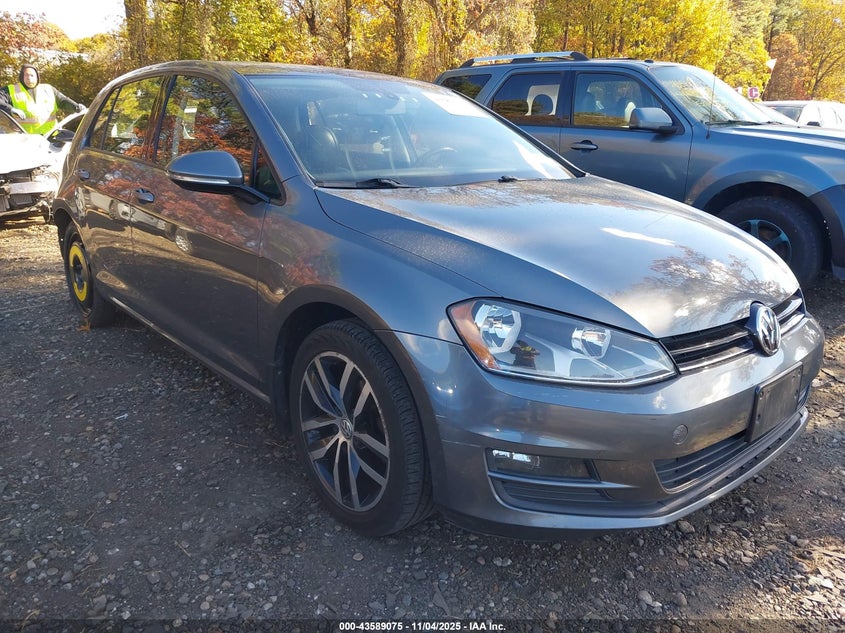VOLKSWAGEN GOLF TSI SE 4-DOOR